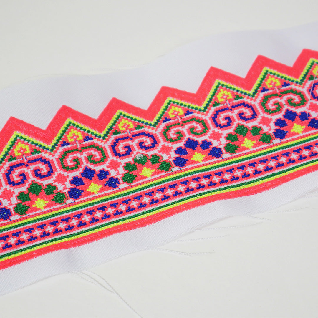 Paaj Ntaub - A5 Flower Hearts with Pink Trim