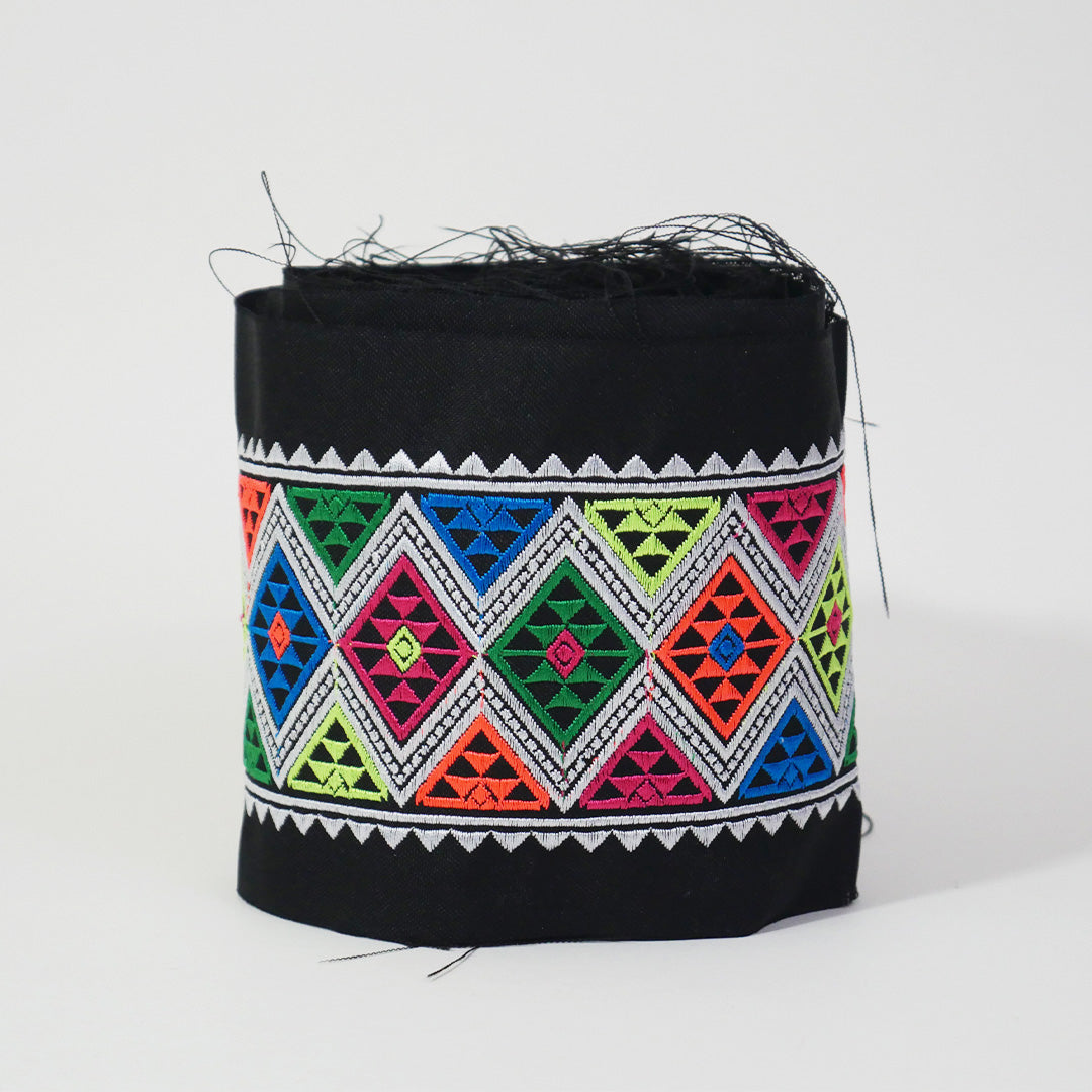 Paaj Ntaub - Diamonds with Silver Trims