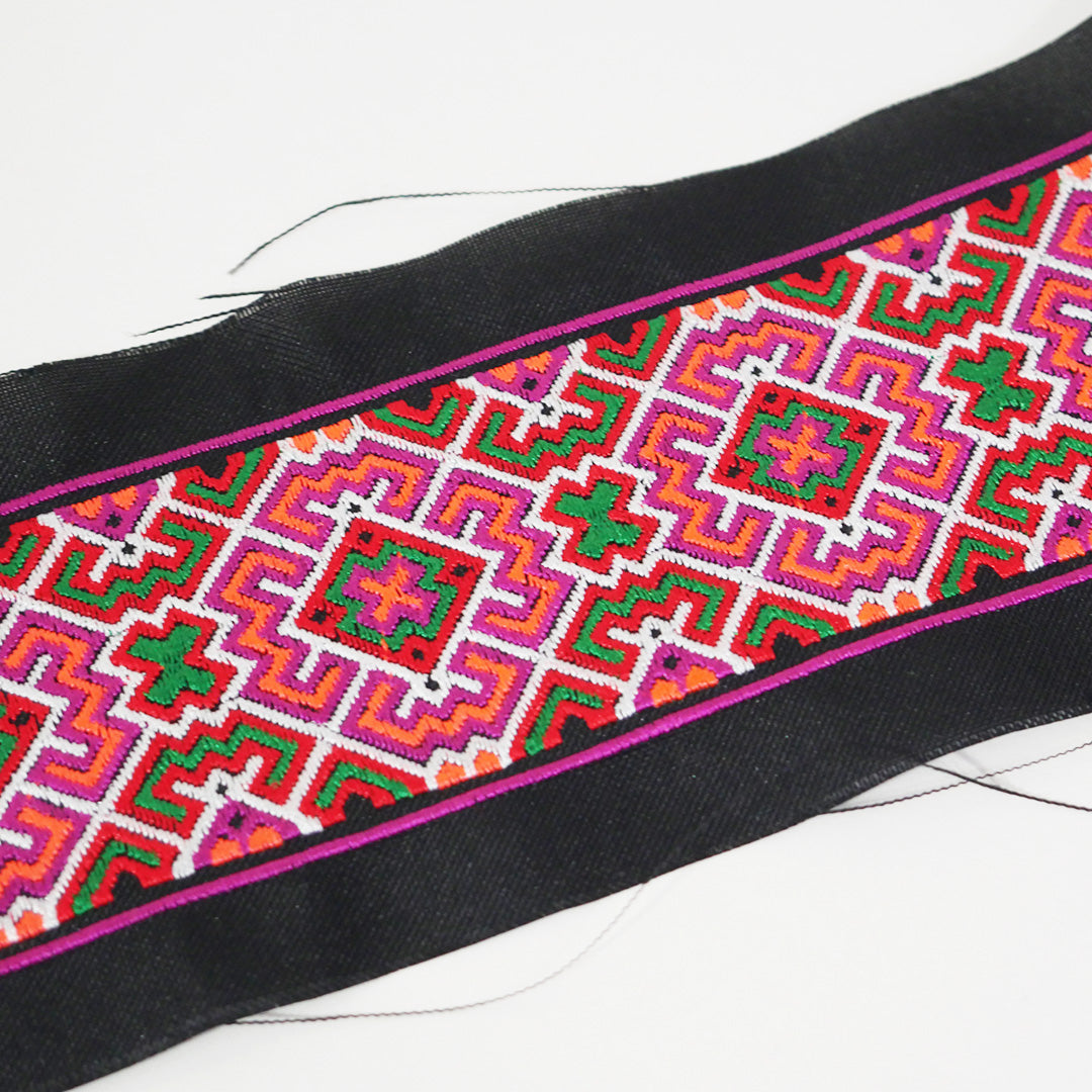 Paaj Ntaub - Green and Pink X Marks