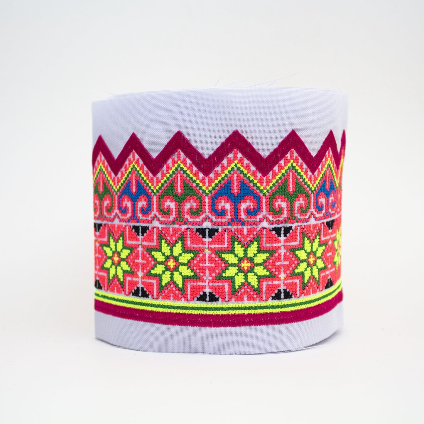 Paaj Ntaub - A3 Flower Hearts with Red Trim