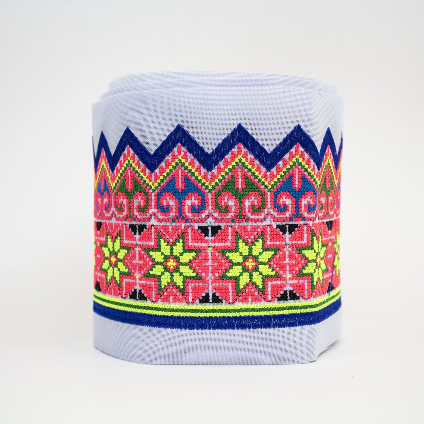 Paaj Ntaub - A4 Flower Hearts with Blue Trim