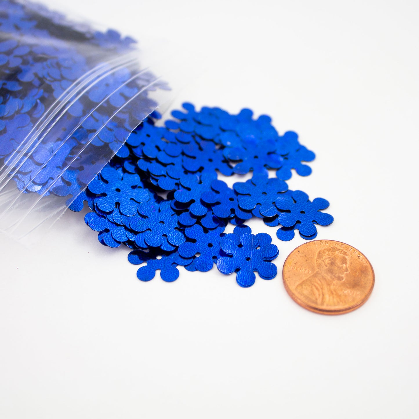 Blue Clover Sequins 13 mm