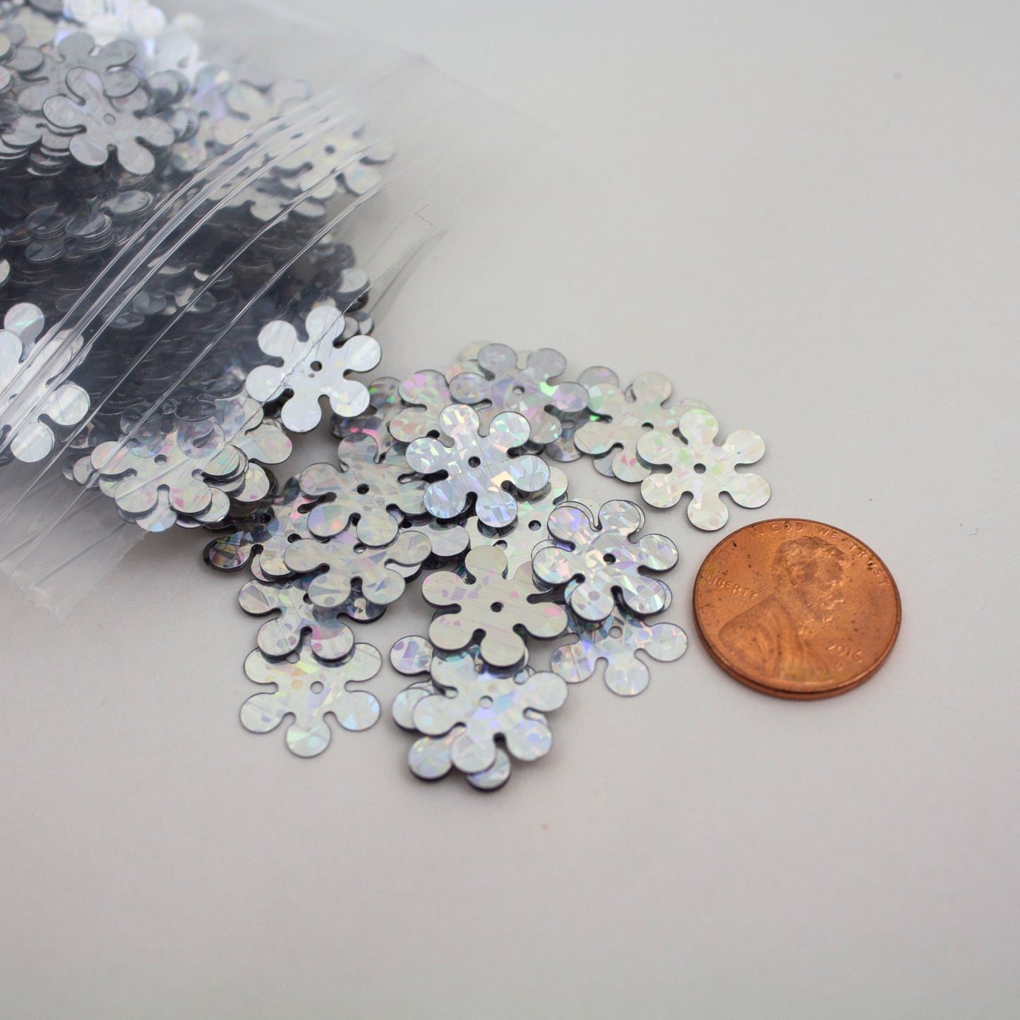 Silver Clover Sequins 13 mm