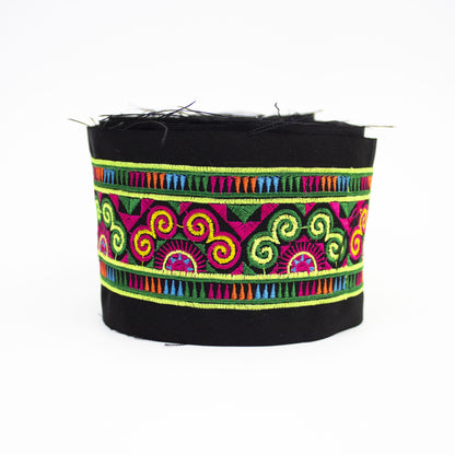 Paaj Ntaub - B3 Green & Red Half Elephant Foot (Black)