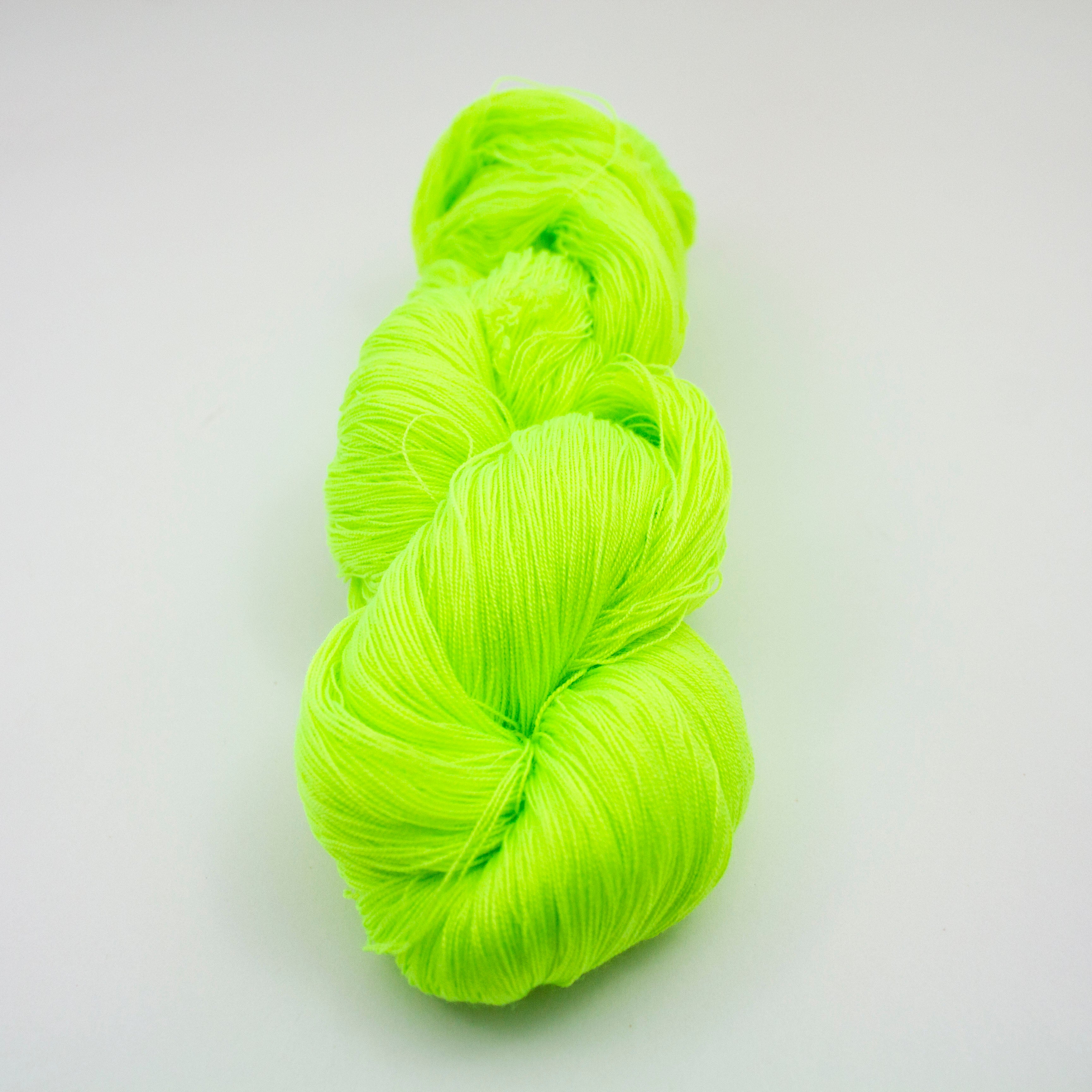 Neon Color Thread Neon Yellow - Thread Bundle – Mai Materials