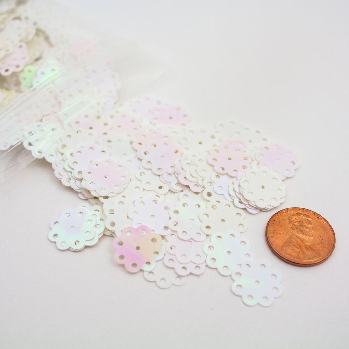White Flower Sequins 13 mm